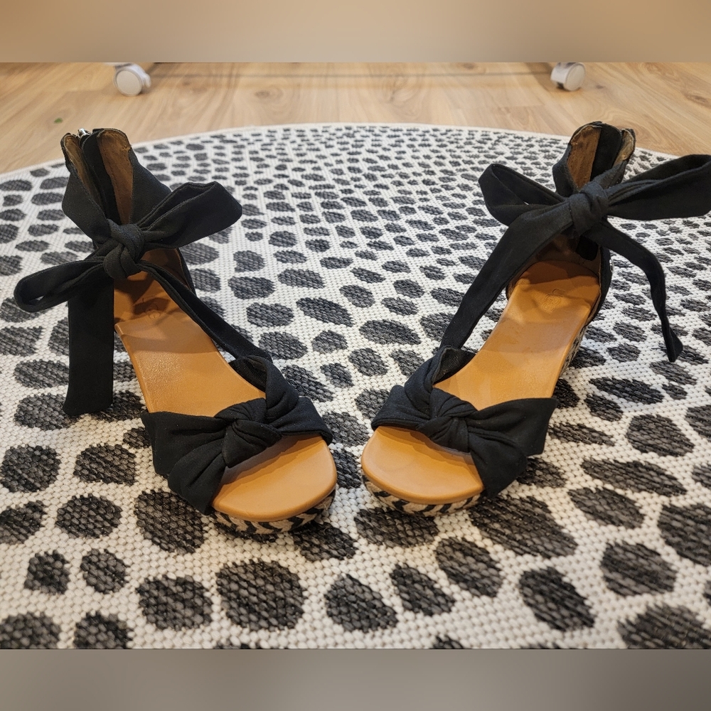 UGG Black Women's Wedge Sandals Size 6.5 - Picture 3 of 5